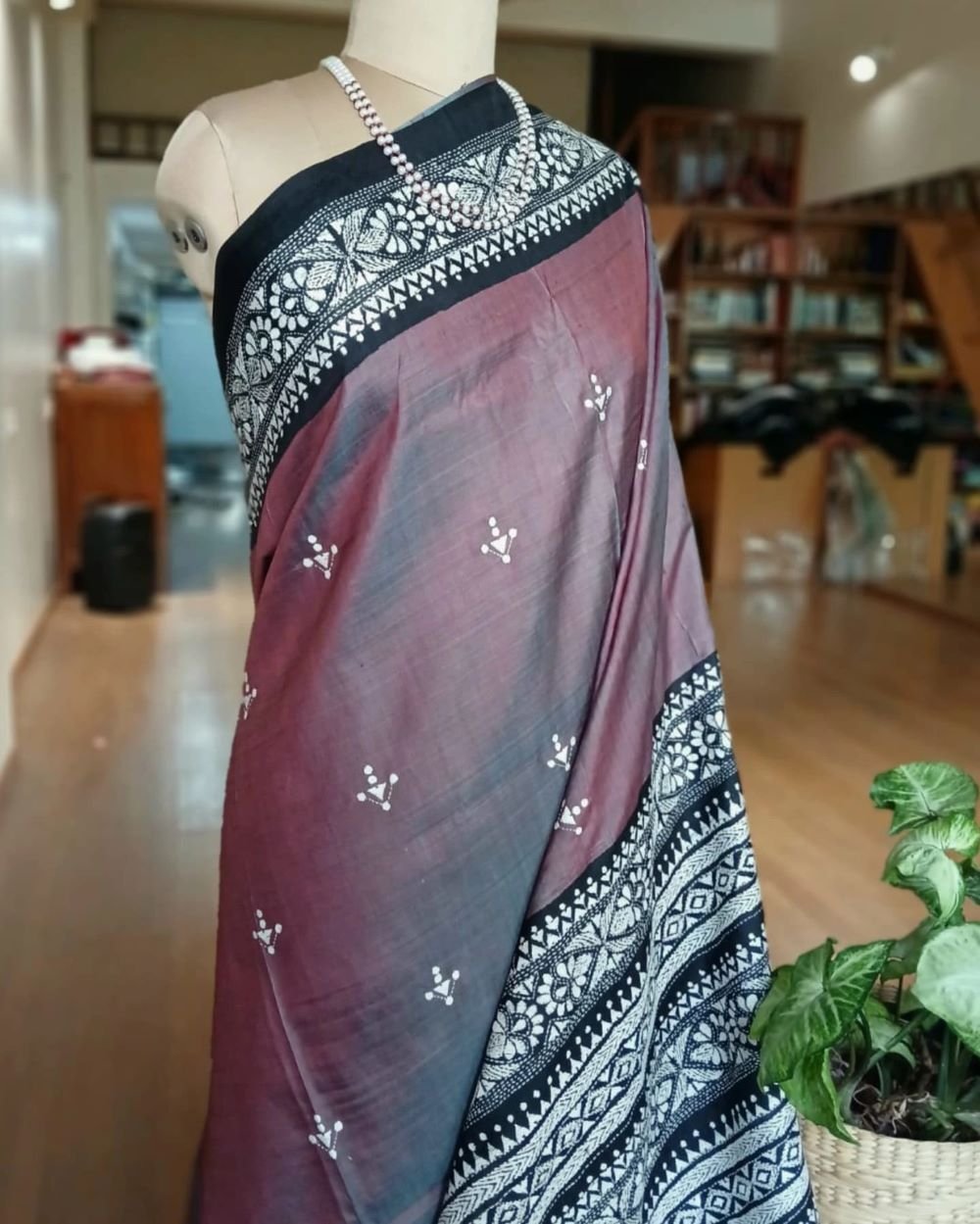 Santiniketan Kantha Saree in pure Bisnupuri Silk – (SNBK1020) - Image 4