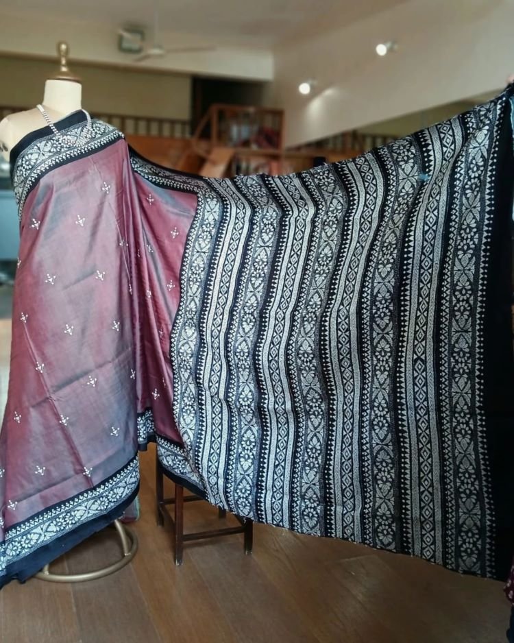 Santiniketan Kantha Saree in pure Bisnupuri Silk – (SNBK1020) - Image 2