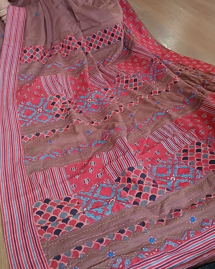 Ajrakh Applique Saree in Mul Cotton – (MCAS1015) - Image 3