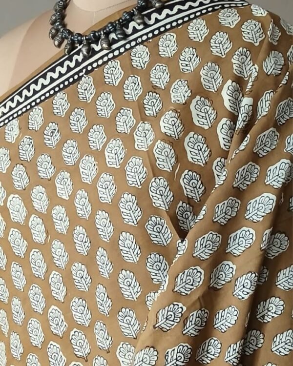 Hand Blockprint from Ahmedabad in Soft Mul Cotton – (BMCA0013) - Image 4
