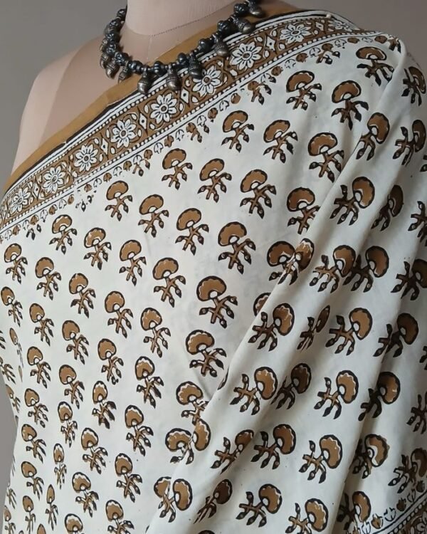 Hand Blockprint from Ahmedabad in Soft Mul Cotton – (BMCA0014) - Image 4