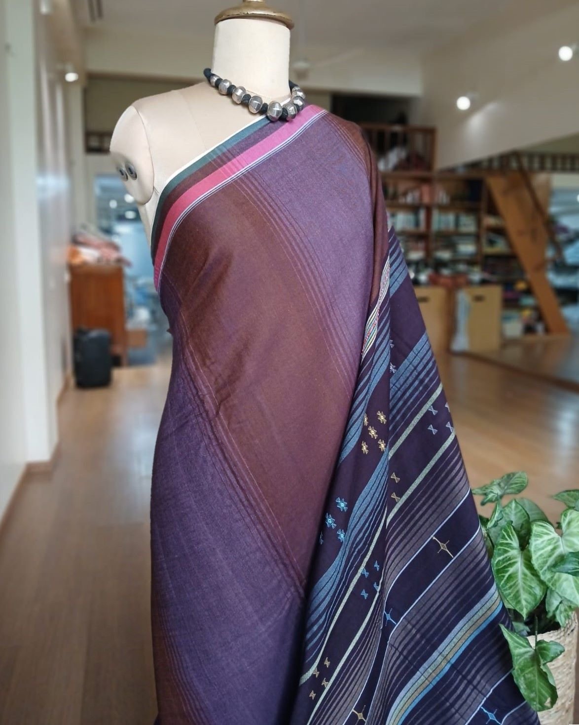 Bhujodi Saree handwoven in Kala Cotton – (BHUJ0073) - Image 5