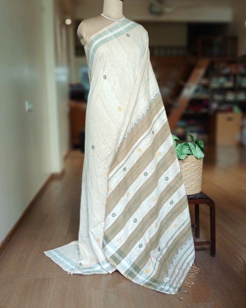 Ahimsa Eri Silk saree from Sualkuchi in Assam - (AESS0001) - Image 2