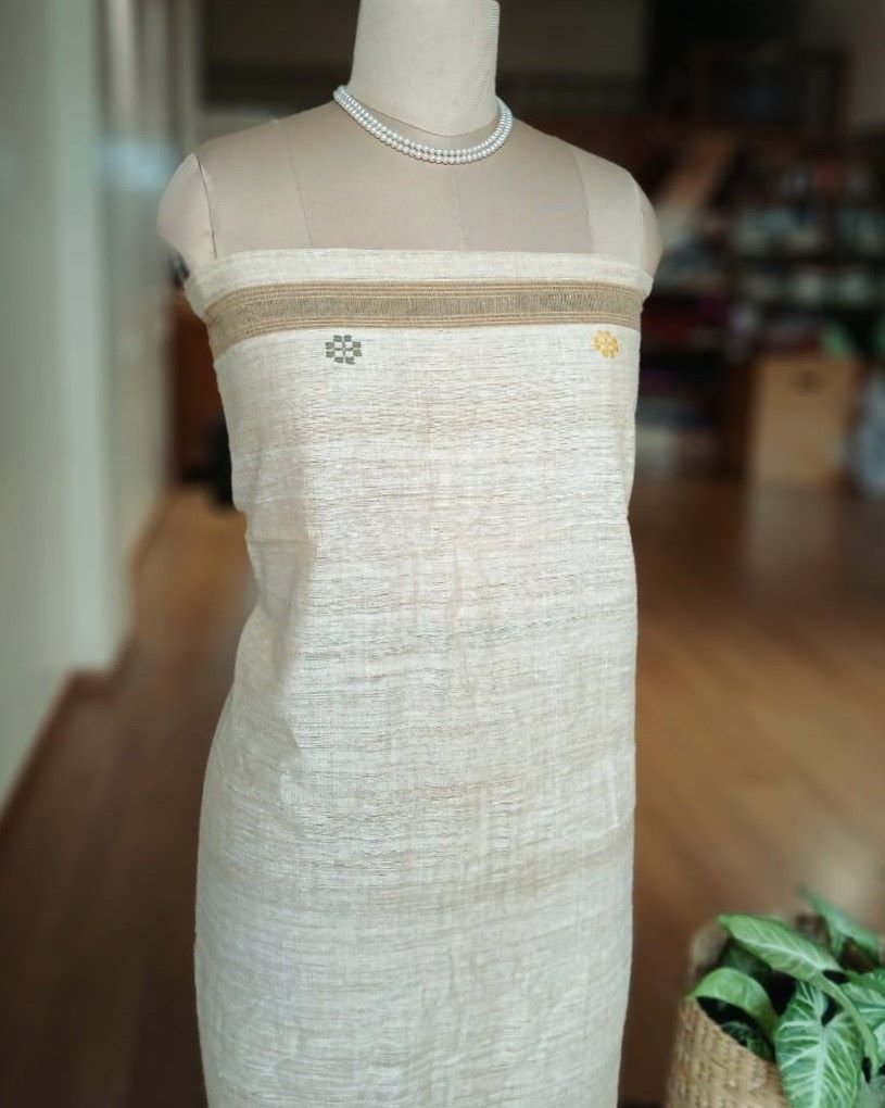 Ahimsa Eri Silk saree from Sualkuchi in Assam - (AESS0001) - Image 9