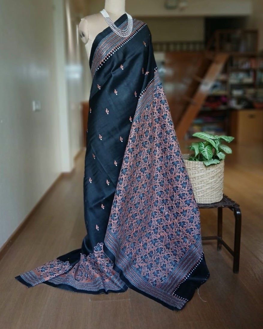 Santiniketan Kantha Saree in pure Bisnupuri Silk – (SNBK1023) - Image 2