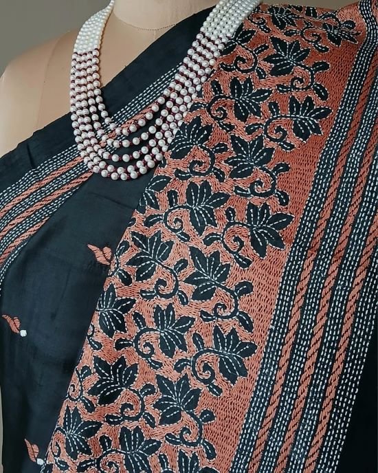 Santiniketan Kantha Saree in pure Bisnupuri Silk – (SNBK1023) - Image 6
