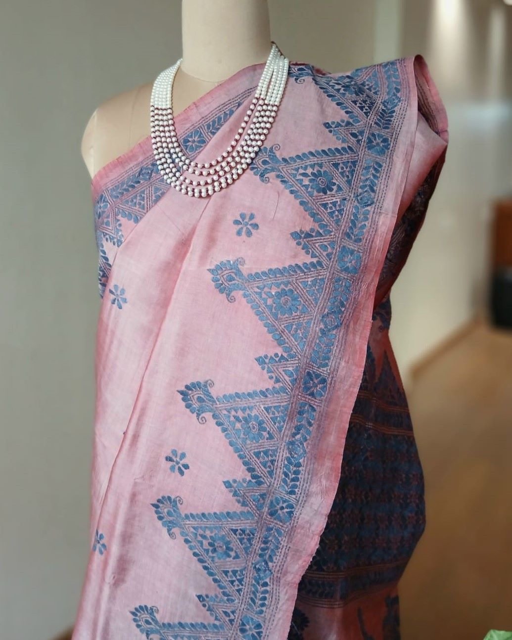 Santiniketan Kantha Saree in pure Bisnupuri Silk – (SNBK1024) - Image 4
