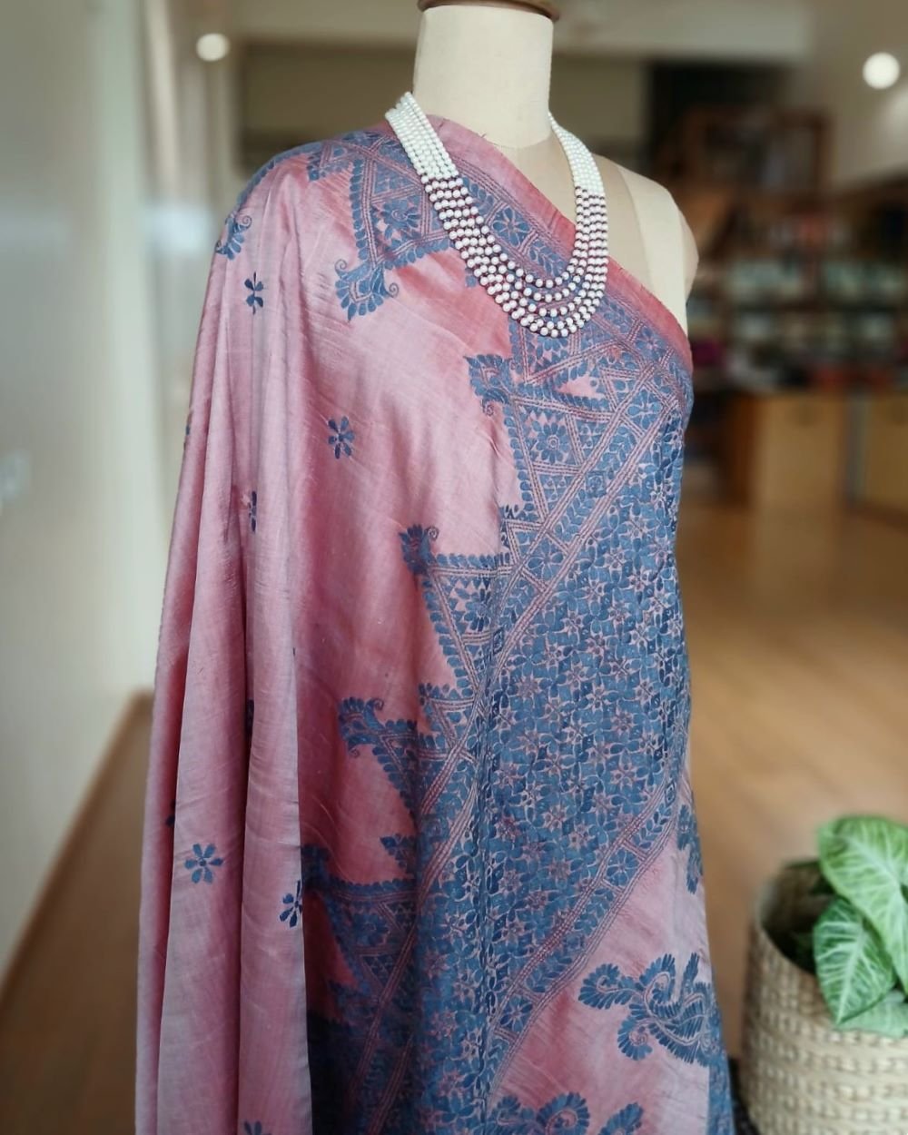 Santiniketan Kantha Saree in pure Bisnupuri Silk – (SNBK1024) - Image 7