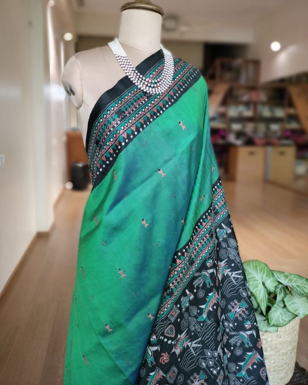 Santiniketan Kantha Saree in pure Bisnupuri Silk – (SNBK1026) - Image 4