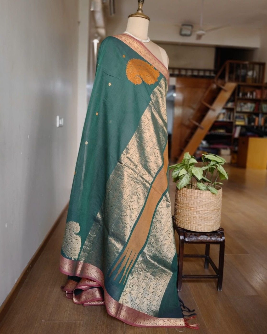 Kanchi Cotton Handweave with zari border - (KANC1136) - Image 8