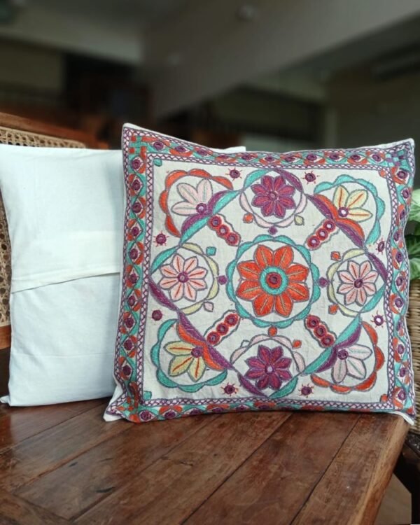 Densely embroidered cushion covers in paako style  - (DECC0004) - Image 2