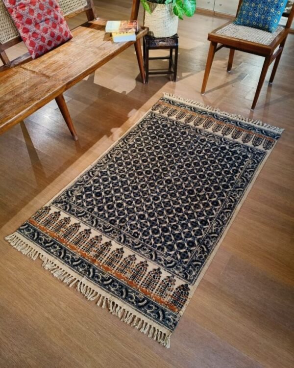 Kalamkari Dhurrie from Warangal (5 x 3 ft) – (NWKD1109) - Image 2