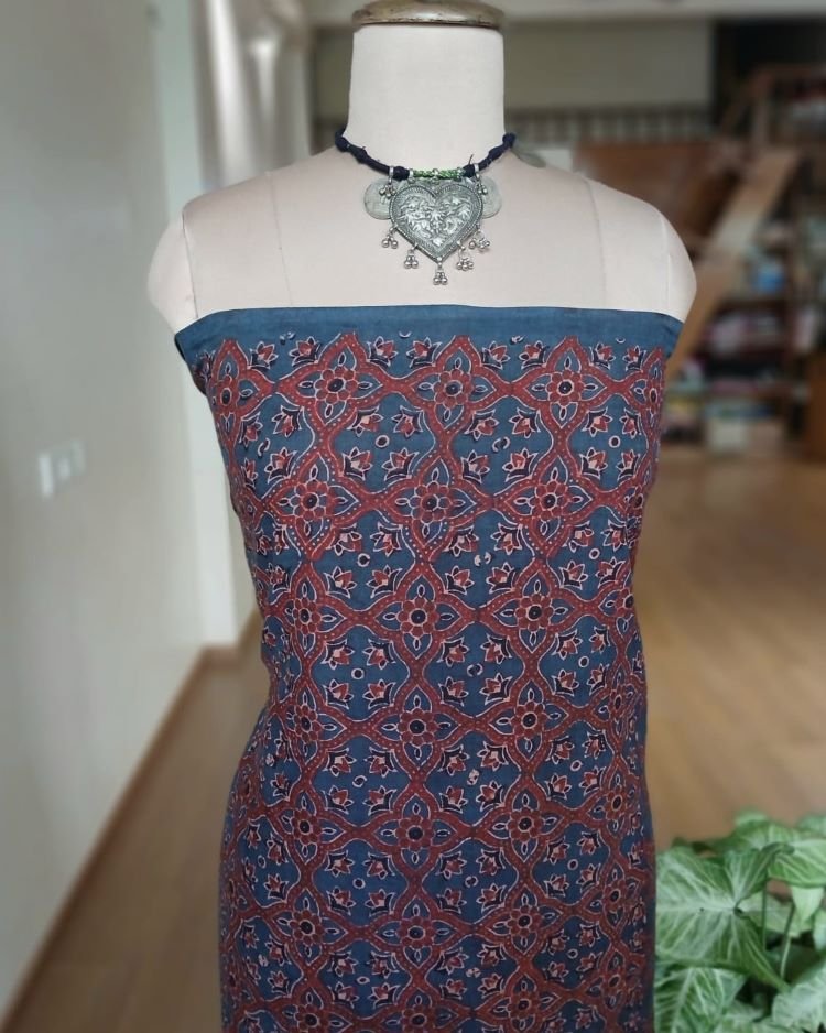 Barmer Ajrakh with Embroidered Palla Mul Cotton Saree - (AMCE1025) - Image 9