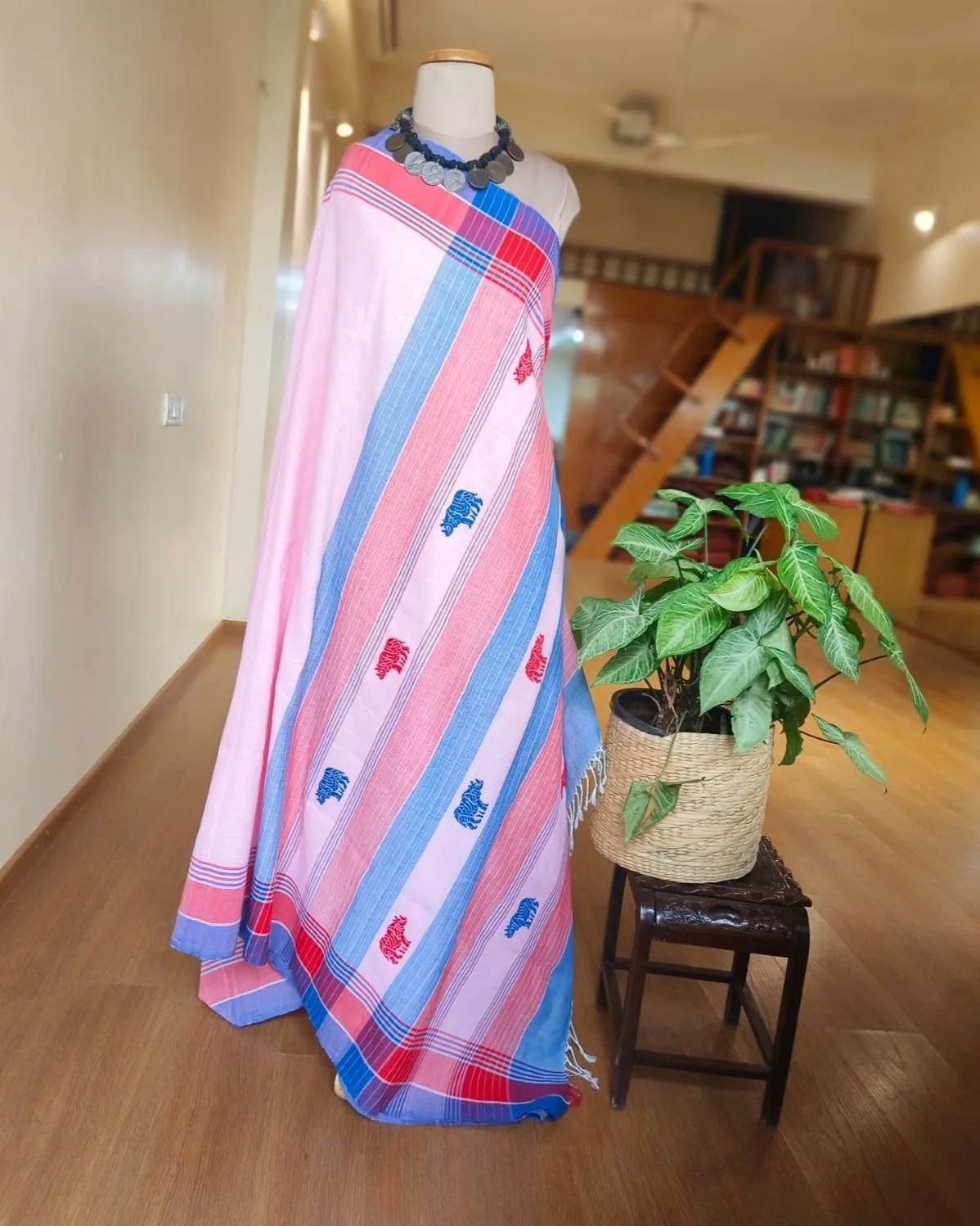 Rhino Motif Handweave in soft cotton, from Kamrup in Assam - (KRAS0005)