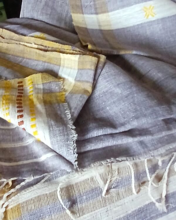 Ahimsa Eri Silk saree from Sualkuchi in Assam - (AESS0002) - Image 4