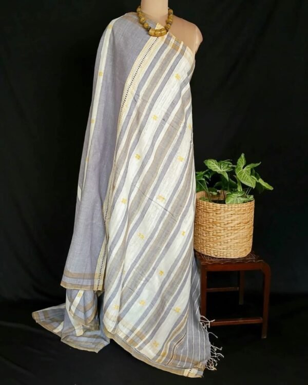 Ahimsa Eri Silk saree from Sualkuchi in Assam - (AESS0002) - Image 5