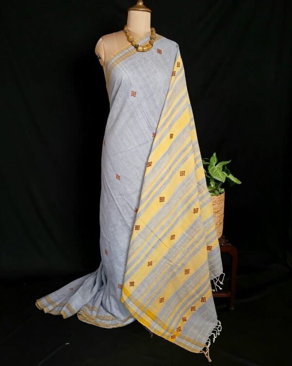 Ahimsa Eri Silk saree from Sualkuchi in Assam - (AESS0003) - Image 2