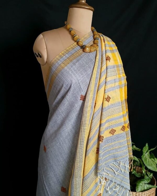 Ahimsa Eri Silk saree from Sualkuchi in Assam - (AESS0003)