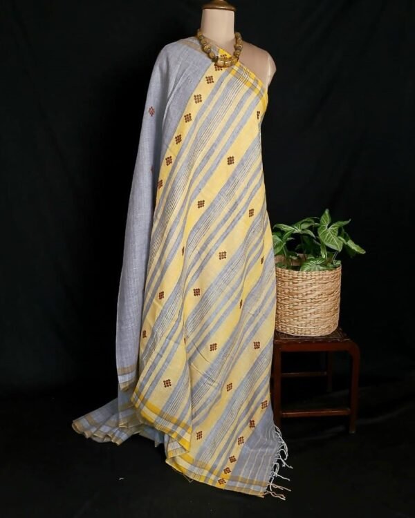 Ahimsa Eri Silk saree from Sualkuchi in Assam - (AESS0003) - Image 6