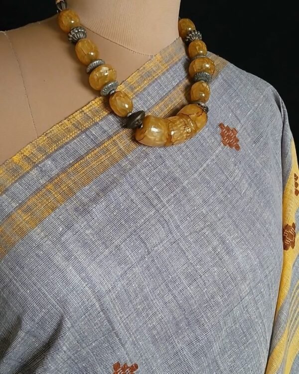 Ahimsa Eri Silk saree from Sualkuchi in Assam - (AESS0003) - Image 5
