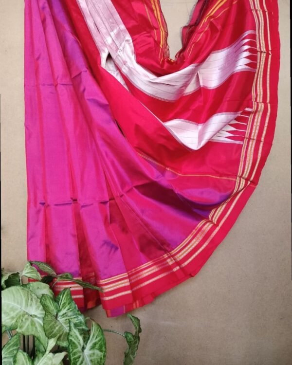 Handwoven Sarees from Hubli in Karnataka - (HSHK0001) - Image 4