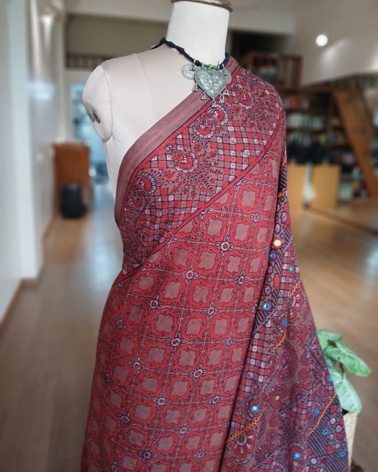 Barmer Ajrakh with Embroidered Palla Mul Cotton Saree - (AMCE1021) - Image 3