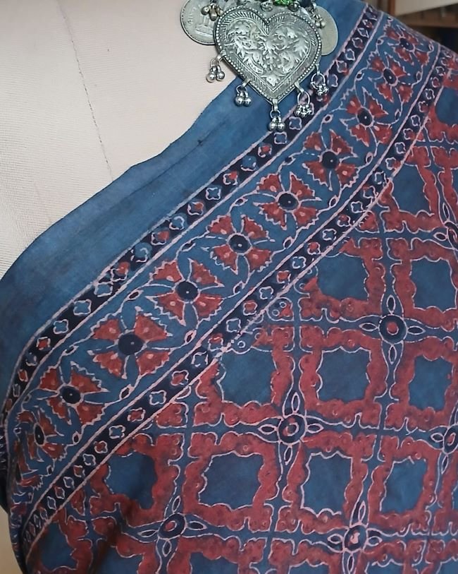 Barmer Ajrakh with Embroidered Palla Mul Cotton Saree - (AMCE1025) - Image 4