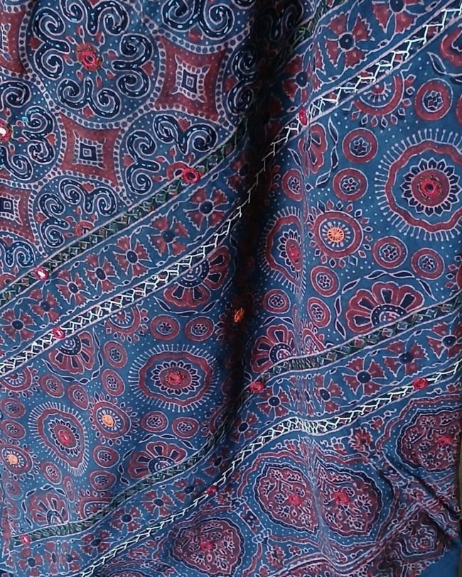 Barmer Ajrakh with Embroidered Palla Mul Cotton Saree - (AMCE1025) - Image 8