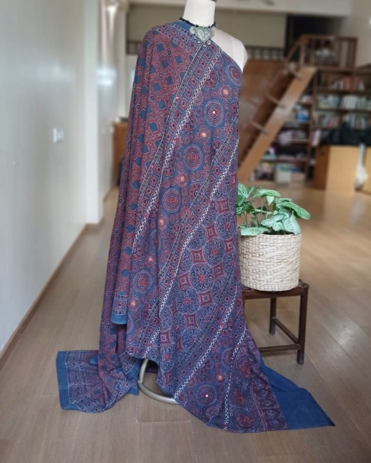 Barmer Ajrakh with Embroidered Palla Mul Cotton Saree - (AMCE1025) - Image 6