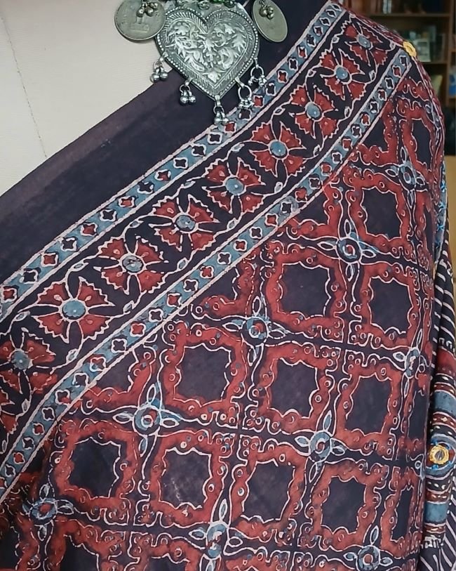 Barmer Ajrakh with Embroidered Palla Mul Cotton Saree - (AMCE1026) - Image 4