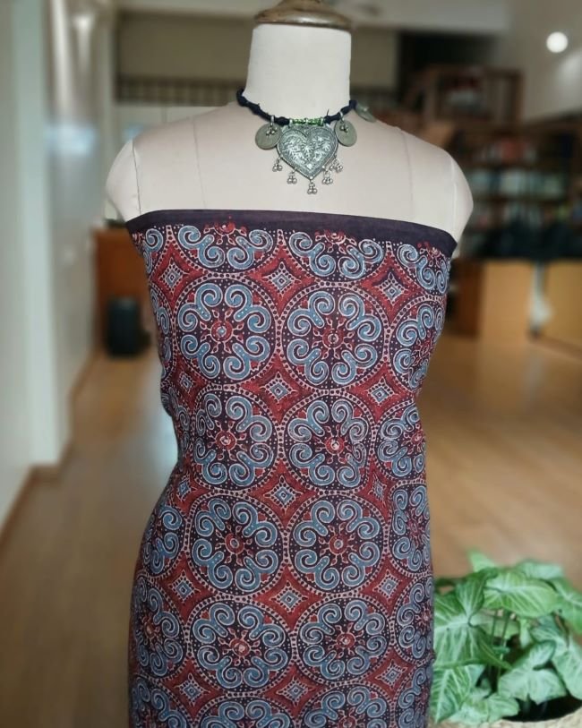 Barmer Ajrakh with Embroidered Palla Mul Cotton Saree - (AMCE1026) - Image 9