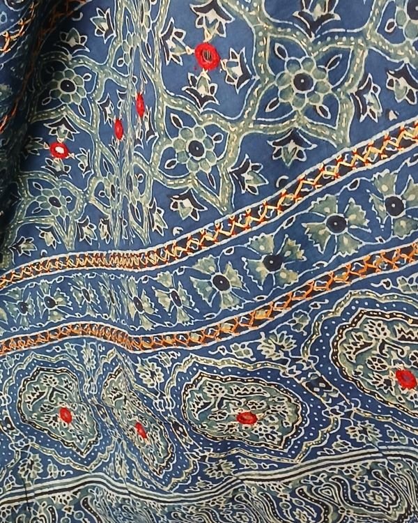 Barmer Ajrakh with Embroidered Palla Mul Cotton Saree - (AMCE1032) - Image 8