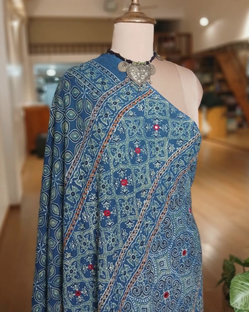 Barmer Ajrakh with Embroidered Palla Mul Cotton Saree - (AMCE1032) - Image 7