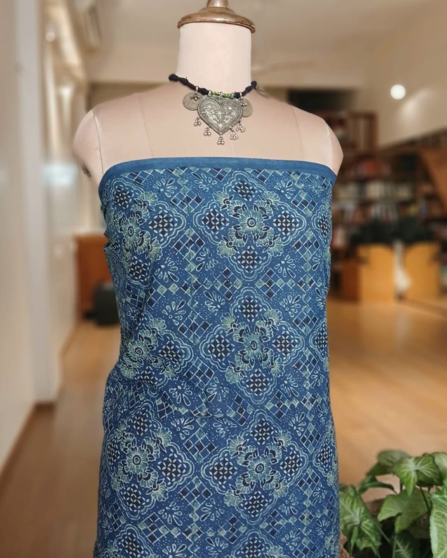 Barmer Ajrakh with Embroidered Palla Mul Cotton Saree - (AMCE1032) - Image 9