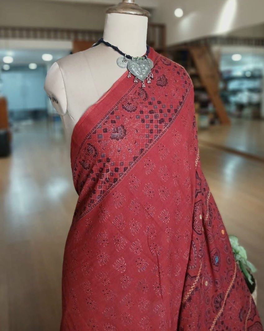 Barmer Ajrakh with Embroidered Palla Mul Cotton Saree – (AMCE1035) - Image 3