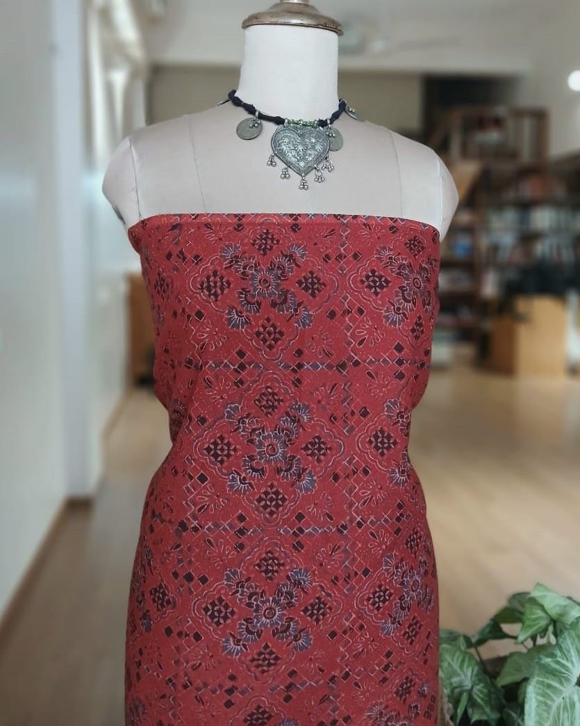 Barmer Ajrakh with Embroidered Palla Mul Cotton Saree – (AMCE1035) - Image 9