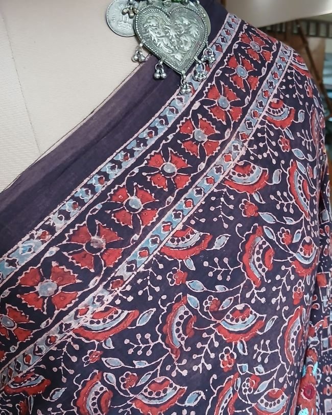 Barmer Ajrakh with Embroidered Palla Mul Cotton Saree- (AMCE1017) - Image 4