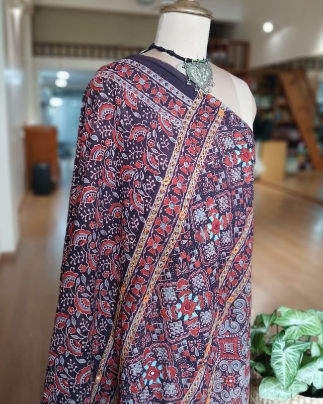 Barmer Ajrakh with Embroidered Palla Mul Cotton Saree- (AMCE1017) - Image 7