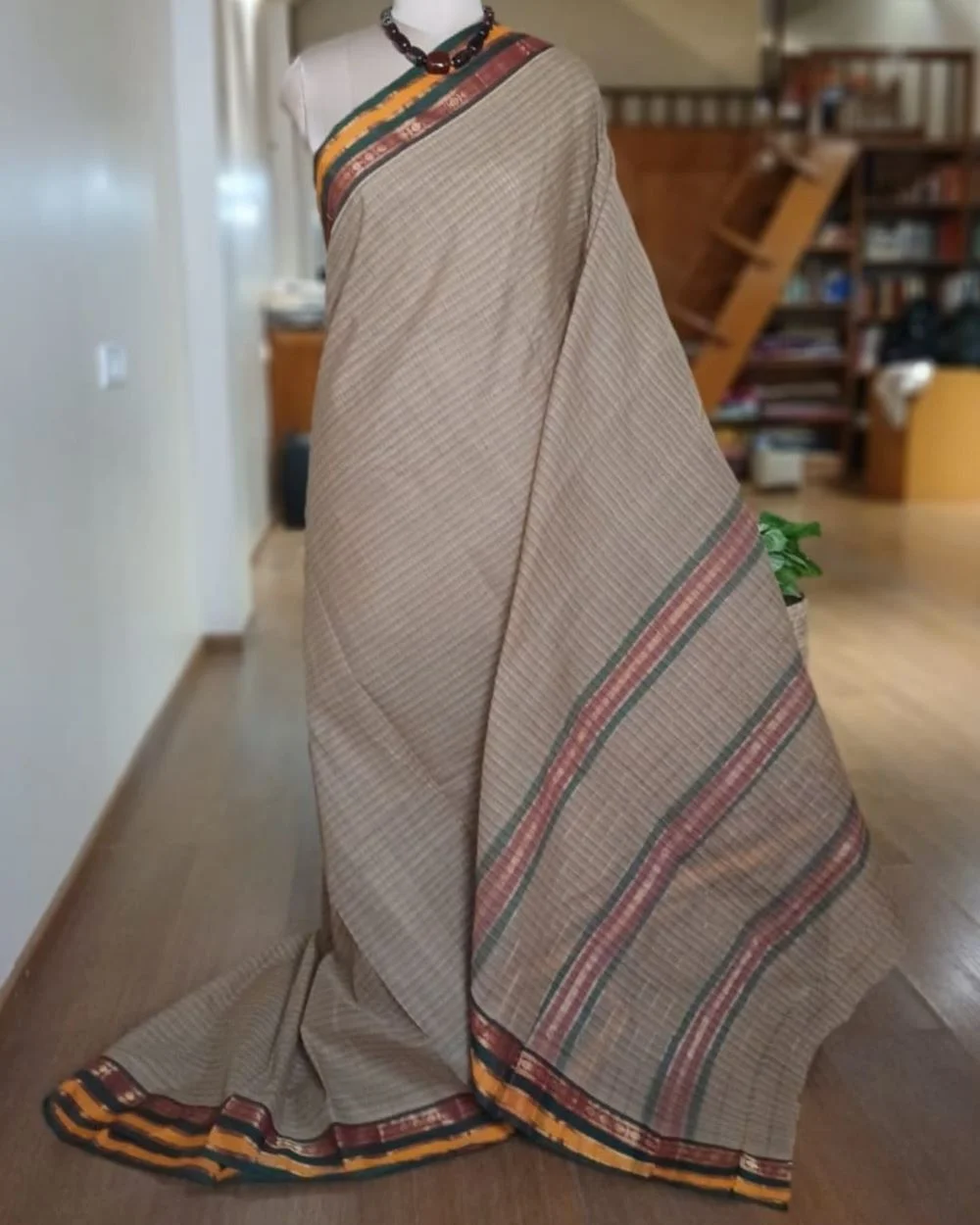 Handloom Cotton Saree from Narayanpet in Telangana - (HCSN0008) - Image 5
