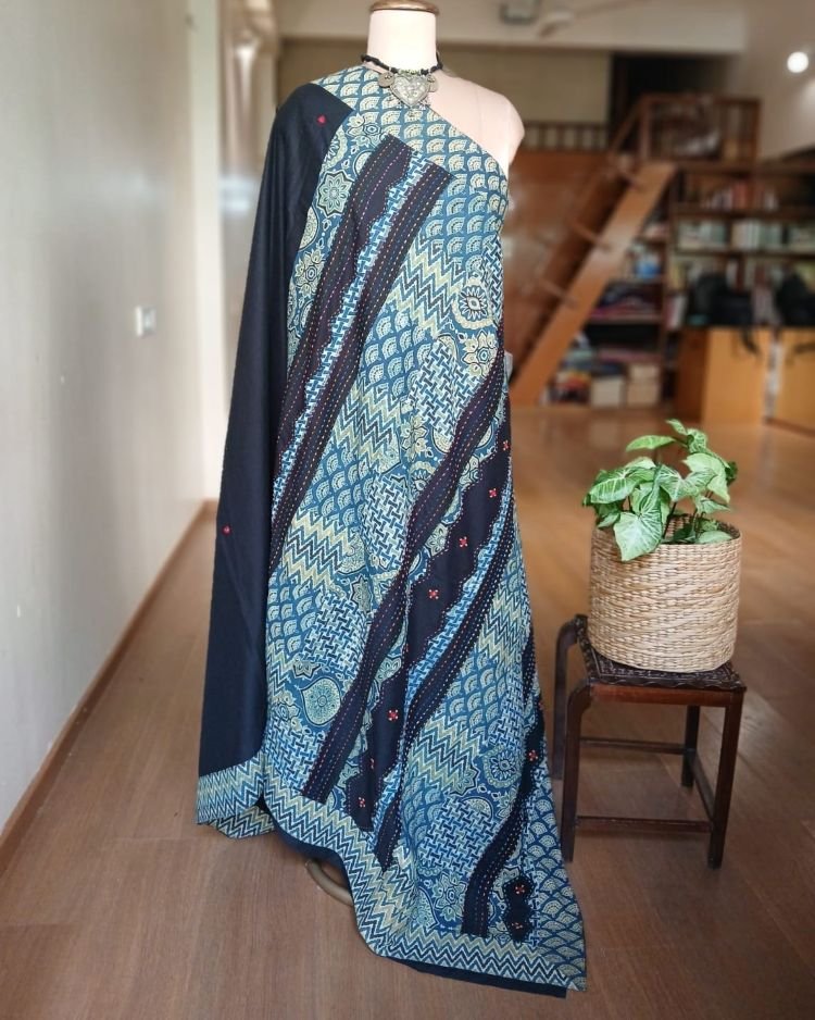 Ajrakh Applique Saree in Mul Cotton – (MCAS1027)