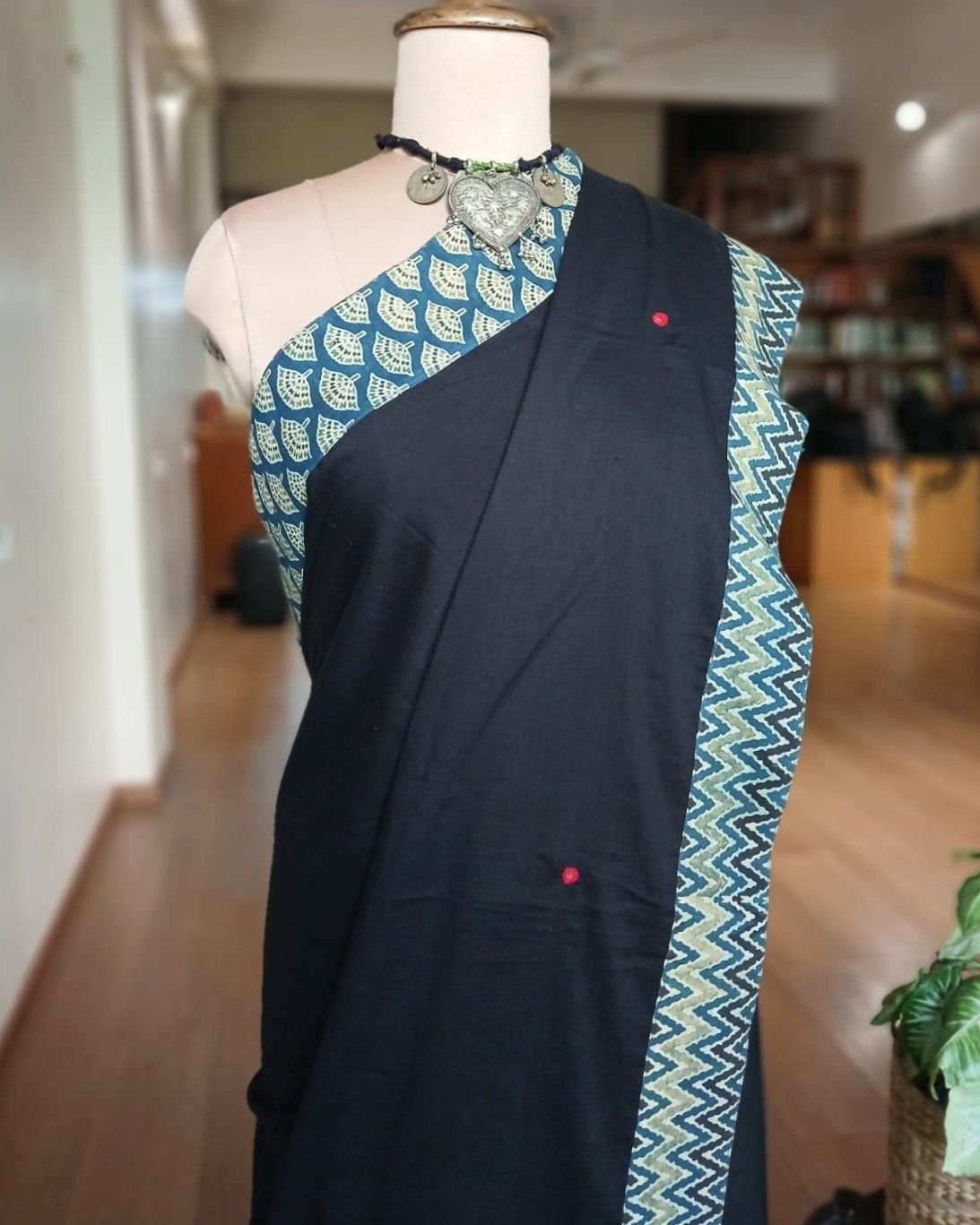 Ajrakh Applique Saree in Mul Cotton – (MCAS1027) - Image 4