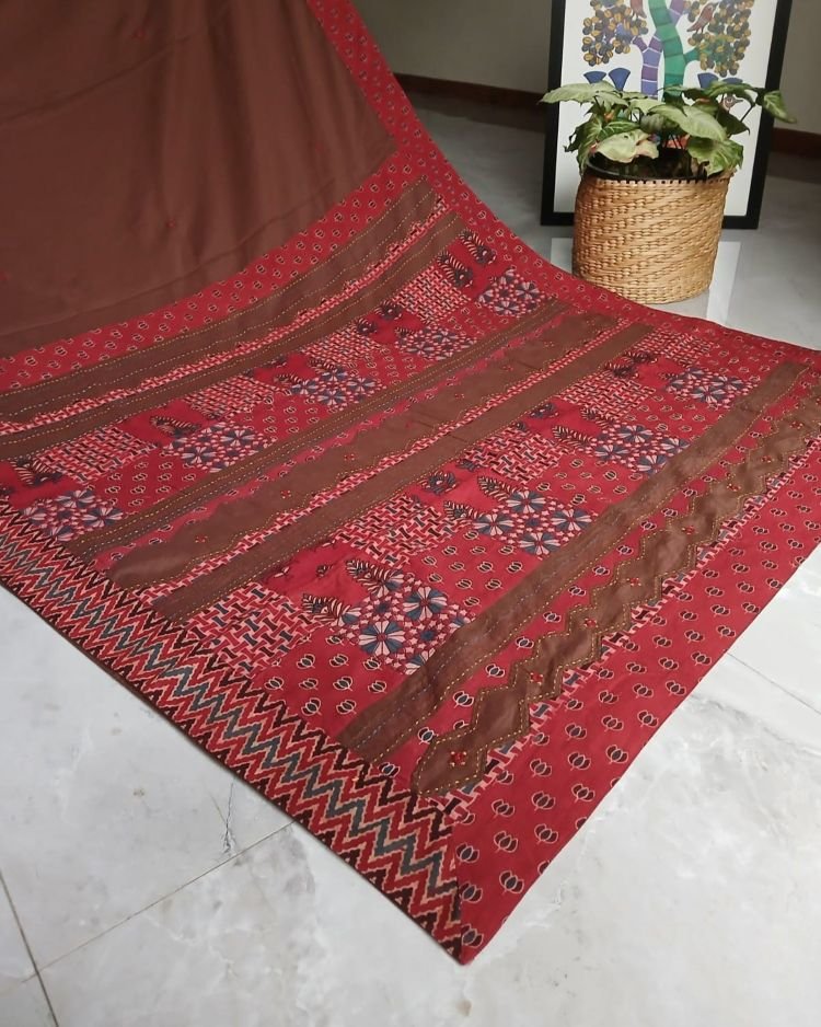 Ajrakh Applique Saree in Mul Cotton – (MCAS1030) - Image 2