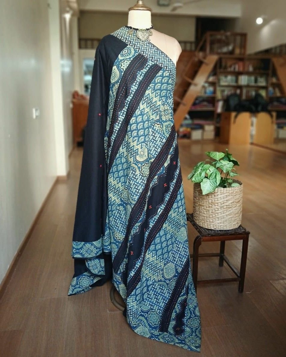 Ajrakh Applique Saree in Mul Cotton – (MCAS1033)