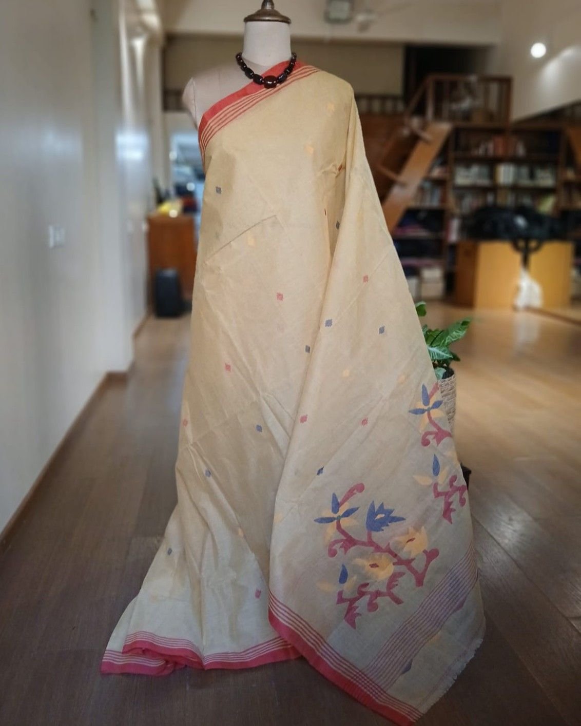 Crisp Cotton Hand Jamdani from Phulia in West Bengal - (CCHJ0007) - Image 2