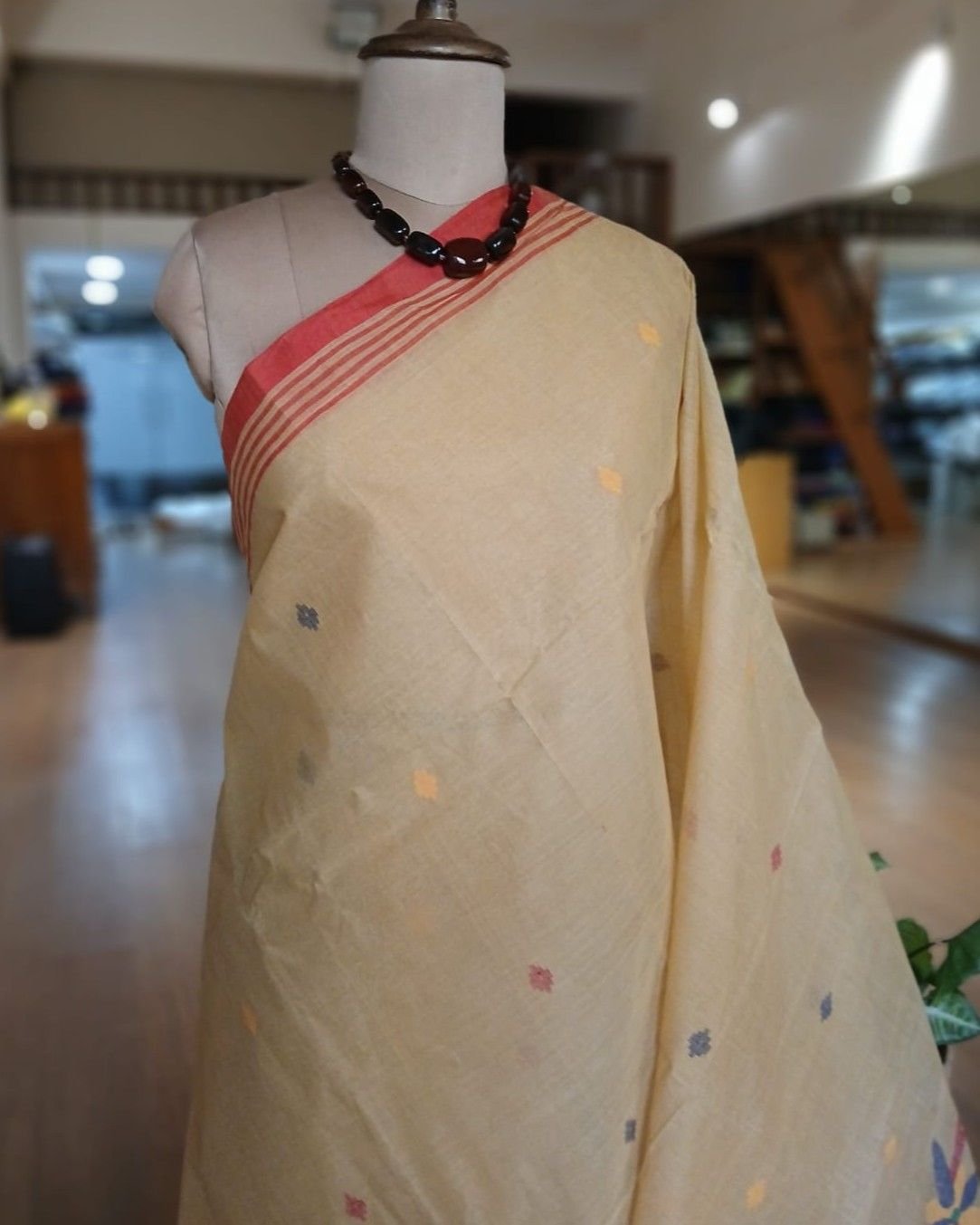Crisp Cotton Hand Jamdani from Phulia in West Bengal - (CCHJ0007) - Image 3