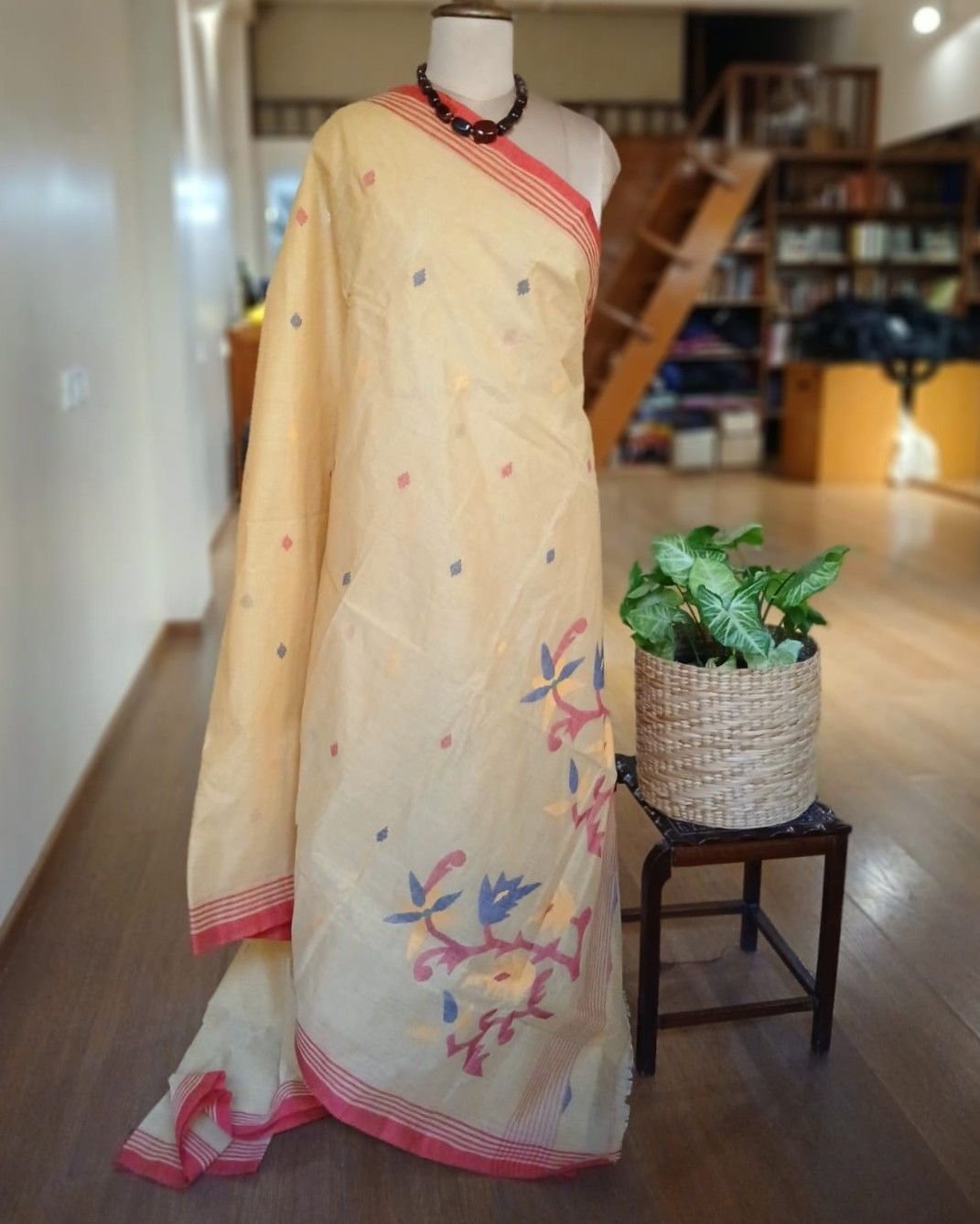 Crisp Cotton Hand Jamdani from Phulia in West Bengal - (CCHJ0007) - Image 6