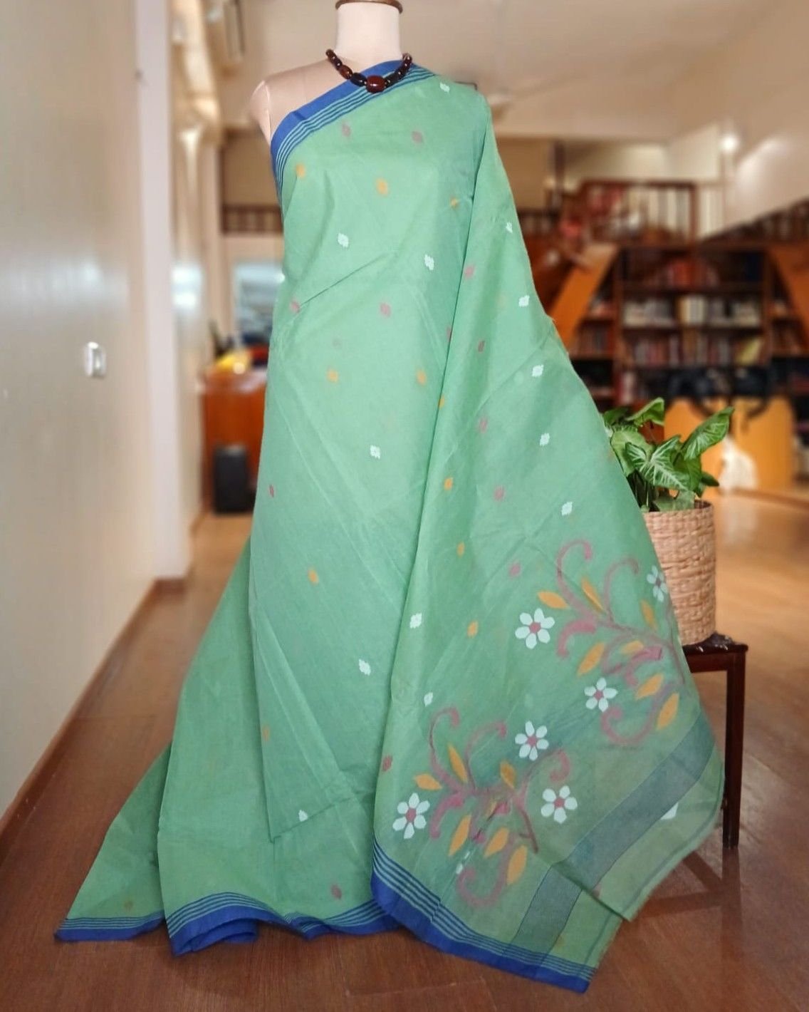 Crisp Cotton Hand Jamdani from Phulia in West Bengal - (CCHJ0008) - Image 2