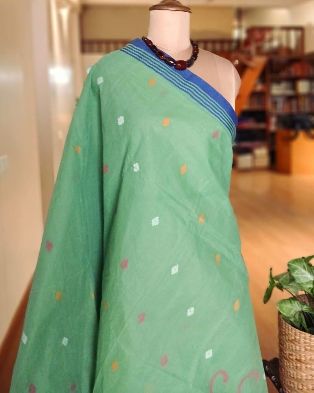 Crisp Cotton Hand Jamdani from Phulia in West Bengal - (CCHJ0008) - Image 10