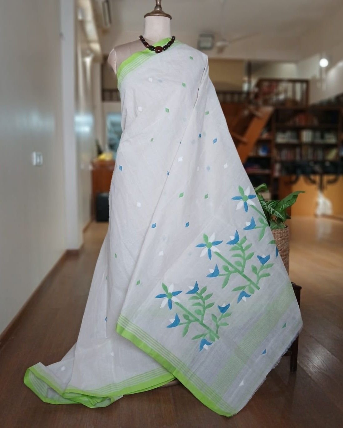 Crisp Cotton Hand Jamdani from Phulia in West Bengal - (CCHJ0009) - Image 2