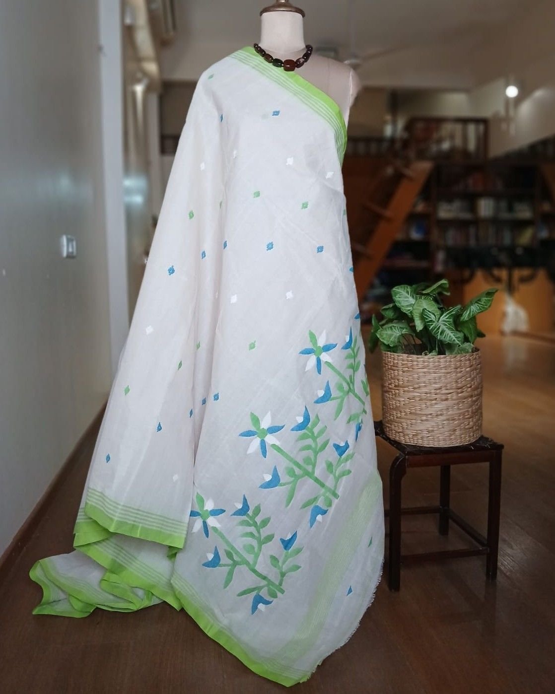 Crisp Cotton Hand Jamdani from Phulia in West Bengal - (CCHJ0009) - Image 7